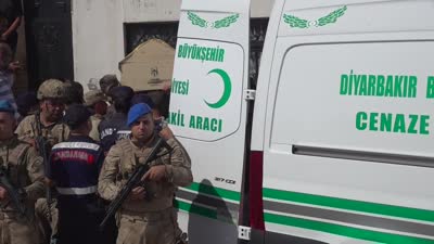 Bağlar’da Narin Güran’a Hüzünlü Veda: Cenazesi Camiye Getirildi