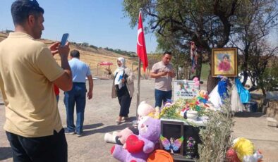 Narin Güran’ın mezarına ziyaretçi akını: Türbeye dönen mezar tartışma yaratıyor