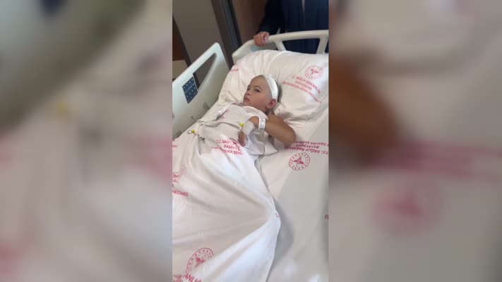 Öksüz ve işitme engelli Özbek çocuk Türkiye’de sağlığına kavuştu