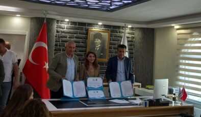Sur ve Fındıklı Belediyeleri arasında kardeş belediyeler protokolü imzalandı.