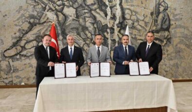 Şahinbey Belediyesi’nden çiftçilere tohum ve gübre desteği