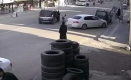 Şanlıurfa’da köpek saldırısından kaçan çocuğun trafikteki tehlikesi
