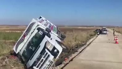 Mevsimlik işçileri taşıyan pikap devrildi, 9 yaralı