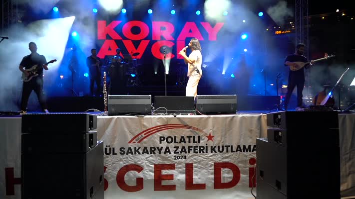 Şarkıcı Koray Avcı Polatlı’da coşkulu bir konser verdi