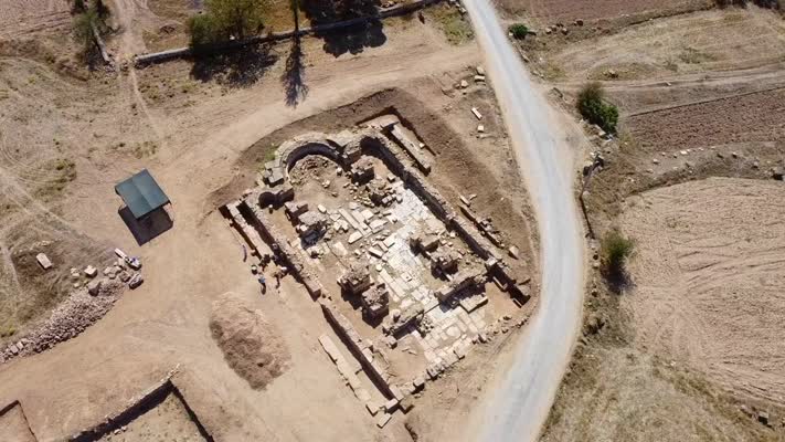 Sebaste Antik Kenti’nde Roma dönemine ait saç örgüsü döşeme bulundu