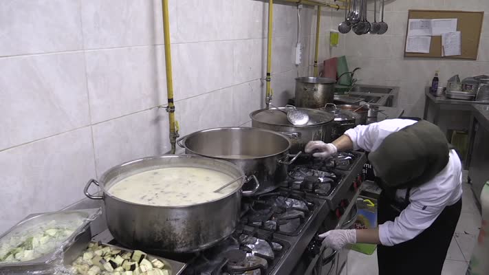 Hatay Gastronomi Evi’nde serinleten soğuk buğday çorbası tanıtıldı