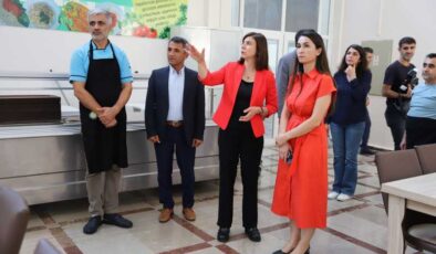 Serra Bucak sosyal hizmet birimlerinde incelemelerde bulundu