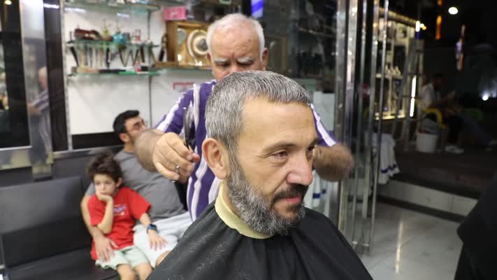 Son tıraşını yaparak mesleğe veda eden ustanın malzemeleri müzede sergileniyor