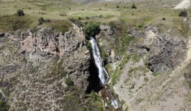 Susuz Şelalesi turizme kazandırılmayı bekliyor, doğal güzellik büyülüyor