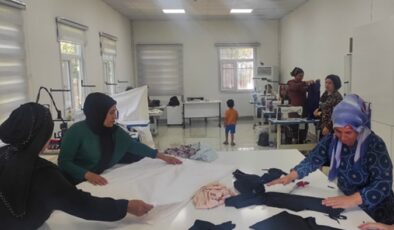 Tekstil atölyeleriyle meslek ediniyorlar