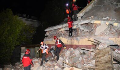 Tunceli’de gerçeği aratmayan deprem tatbikatı gerçekleştirildi