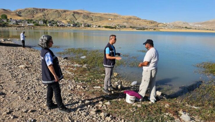 Van’da amatör balıkçılar denetlendi, küçük balıklar suya bırakıldı