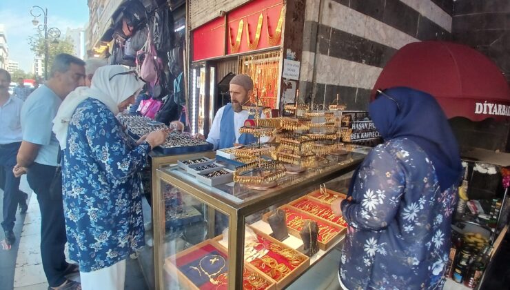 Altın fiyatlarının yükselişiyle birlikte imitasyon ürünlere olan talep artıyor