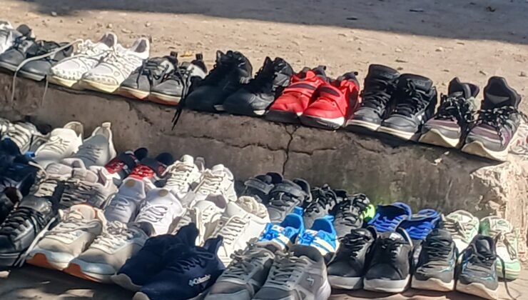 Diyarbakır’da ikinci el kışlık ayakkabılar piyasaya çıktı