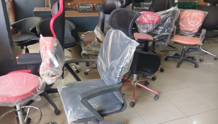 Diyarbakır’da okulların açılmasıyla çalışma sandalyelerine talep arttı