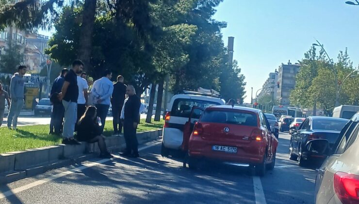 Diclekent Bulvarı’nda yine zincirleme kaza: 4 araç birbirine girdi