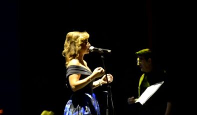 Zeki Müren şarkılarıyla masal tadında büyüleyici konser