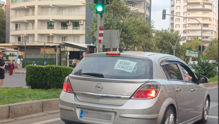 Diyarbakır’da “Acemi Sürücü” yazısı trafikte gülümsetti