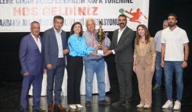 Eş Başkanlar, amatör spor kulüplerinin kupa törenine katıldı