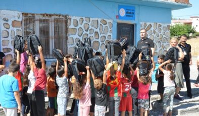 Çınar’daki yangından etkilenen öğrencilere kırtasiye desteği