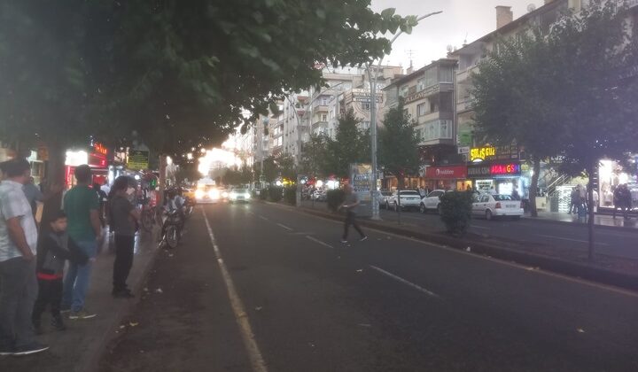 Diyarbakır’da gündüz geceye dönüştü