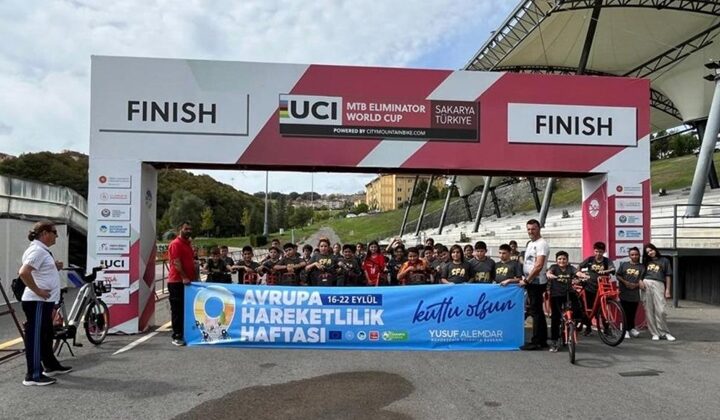 Minik öğrenciler bisiklet vadisinde ‘hareket’ gününde pedal çevirdi