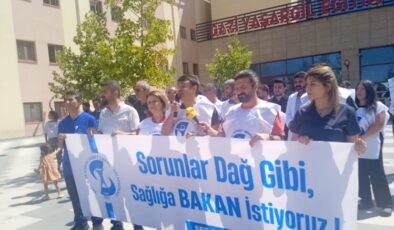 Sağlık çalışanları sorunlarına çözüm istiyor