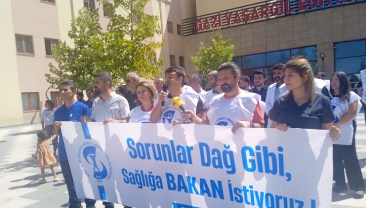 Sağlık çalışanları sorunlarına çözüm istiyor