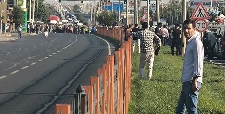 Diyarbakır’da üst geçit eylemi