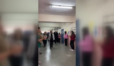 38 yıllık öğretmene duygulandıran veda