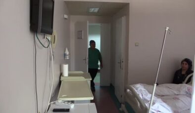 Karın ağrısıyla hastaneye gitti, 9 kiloluk kitle çıkarıldı