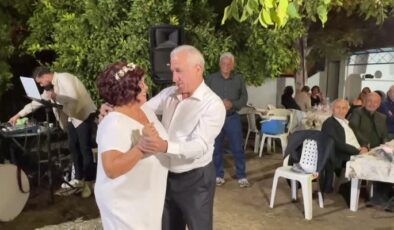 42 yıl sonra düğün yapmanın mutluluğunu yaşadılar