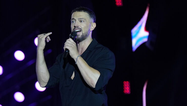 “Diyarbakır Kültür Yolu Festivali”nin ilk gününde Murat Boz sahne aldı