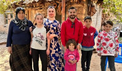 Fedakar öğretmenler köy köy dolaşarak öğrencilerinin okula devamını sağlıyor
