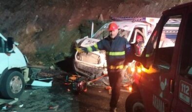Mardin’de iki kamyonet çarpıştı: 1 ölü, 3 yaralı