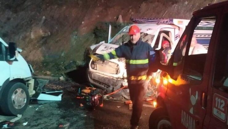 Mardin’de iki kamyonet çarpıştı: 1 ölü, 3 yaralı