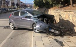 Kontrolden çıkan otomobil kaza yaptı: 1 yaralı