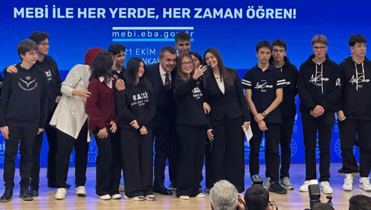 Bakan Tekin: “Bütün sınıflarında ‘akıllı tahta’ olan tek ülke şu anda biziz”