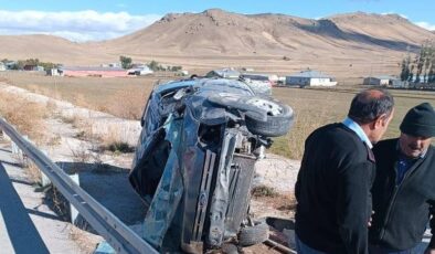 Van’da hafif ticari araç takla attı: 3 yaralı