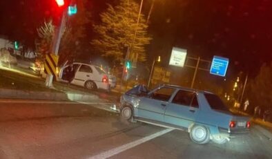 Elazığ’da trafik kazası: 3 yaralı hastaneye kaldırıldı