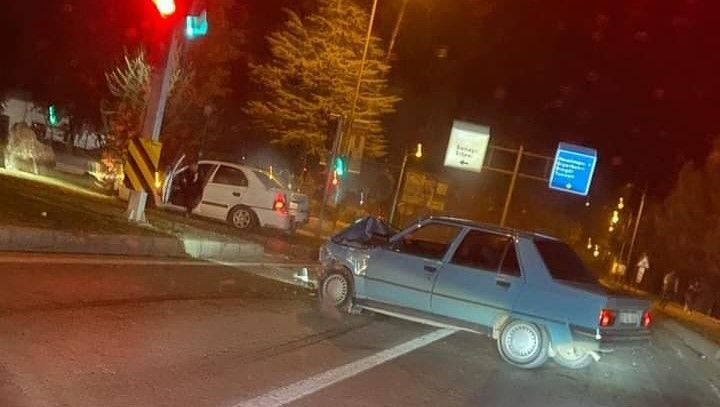 Elazığ’da trafik kazası: 3 yaralı hastaneye kaldırıldı
