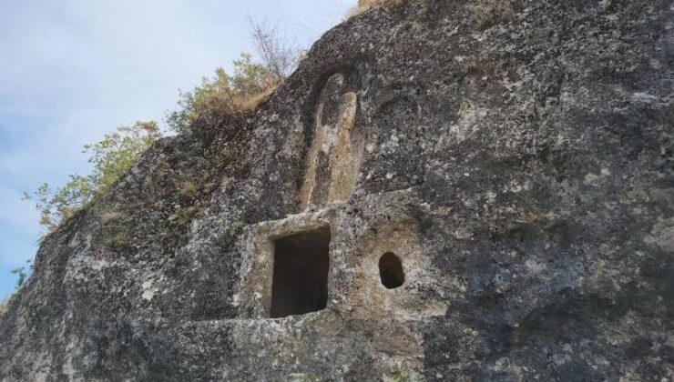 Adıyaman’da 1700 yıllık kadın mezarı keşfedildi