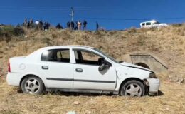 Adıyaman’da şarampole devrilen otomobildeki 5 kişi yaralandı