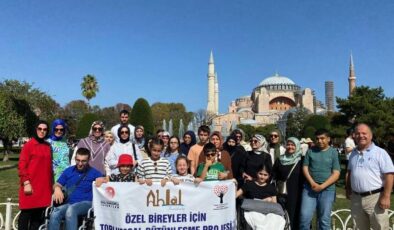 Ahlatlı engelliler İstanbul’un tarihi mekanlarını gezdi