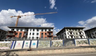 Azerbaycan Mahallesi’nde binalar yükseliyor, dönüşüm sürüyor