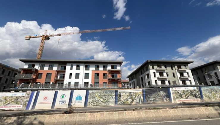 Azerbaycan Mahallesi’nde binalar yükseliyor, dönüşüm sürüyor