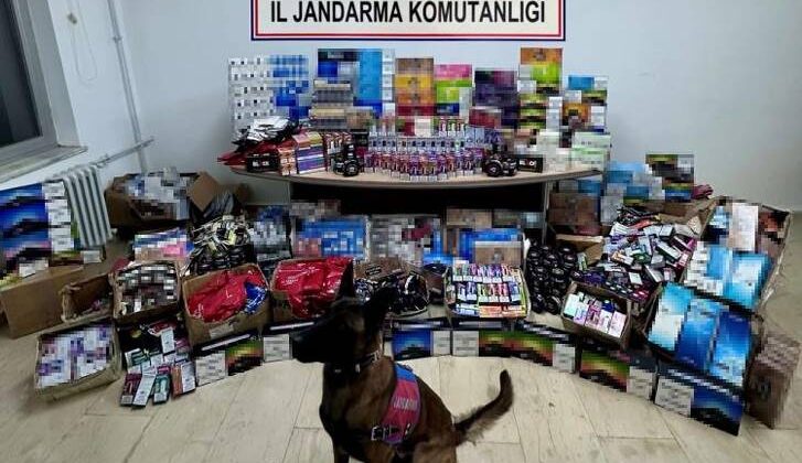 Batman’da kargo aracı kaçak sigara ile yakalandı