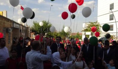 Batman’da öğrenciler Filistin’e destek için gökyüzüne balon bıraktı