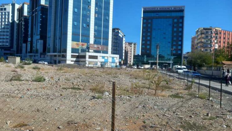 Bir döneme damga vuran Diyar Galeria şimdilerde yürek burkuyor
