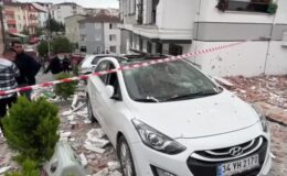 Bir evde doğal gaz patlaması sonucu 7 kişi yaralandı